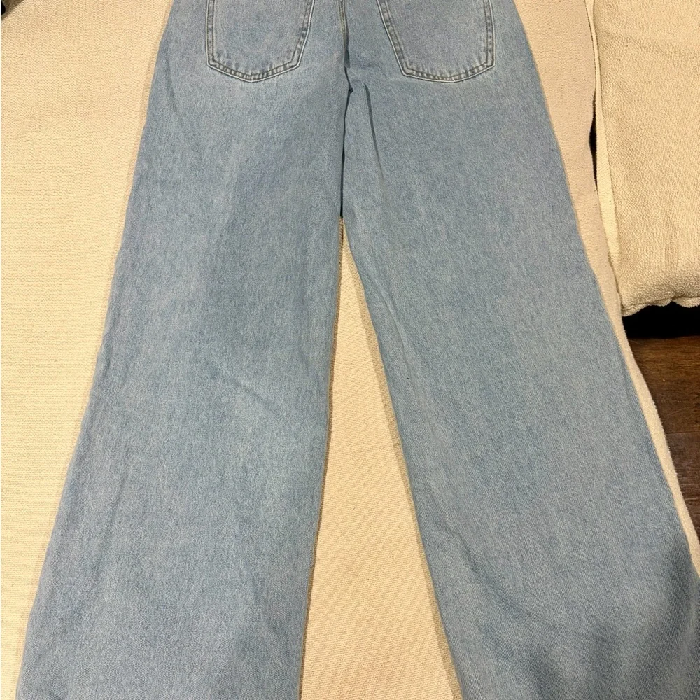 Edikted Blue Denim Jeans Raelynn washed low rise baggy jeans - Picture 5 of 6